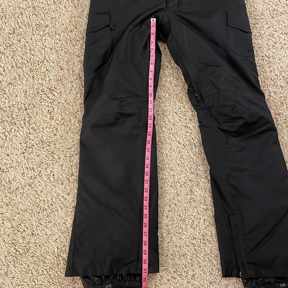 Burton Snow/Ski pants. Only worn a few times and in pristine condition. - Picture 8 of 10